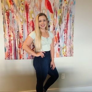 Meet your Posher, Tia